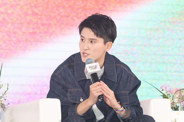 说句实在话，萧常坤不仅是她的第一个男人，也同样是她一辈子最爱的男人，所以她心里对萧常坤，自然也有些许幻想和期待。